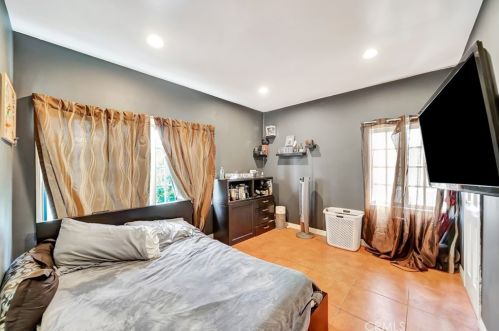 17119 Saticoy St, Van Nuys CA 91406-2146 exterior