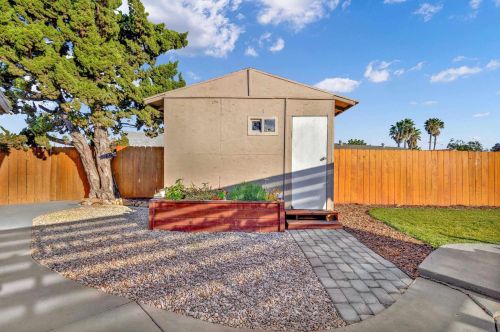 4471 Appleton St, San Diego CA 92117-1909 exterior