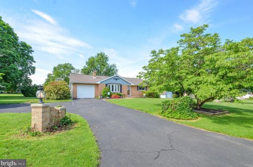 4408 Sunset Dr, Coopersburg, PA 18036-9448