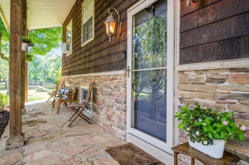 241 Glenwood Rd, Pine Island, NY 10969-1640