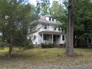 1 Sunset Rd, Wellesley MA  02482-4670 exterior