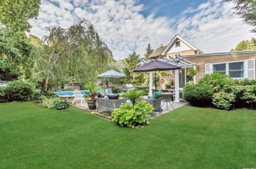 253 Union Ave, Islip Manor NY  11751-4710 exterior