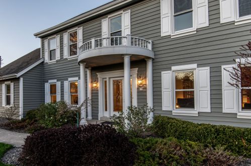 487 River Bluff Cir, Oconomowoc, WI 53066-3485
