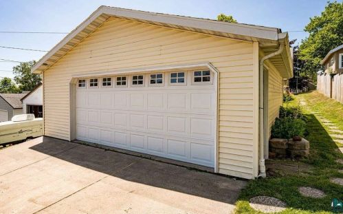 844 Charles Ave, Duluth MN  55807-1415 exterior