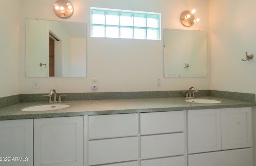 4220 16 Dr, Phoenix AZ  85015-1426 exterior