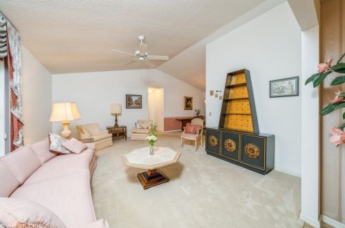 690 Karrigan Ter, Fort Pierce, FL 34983-3238