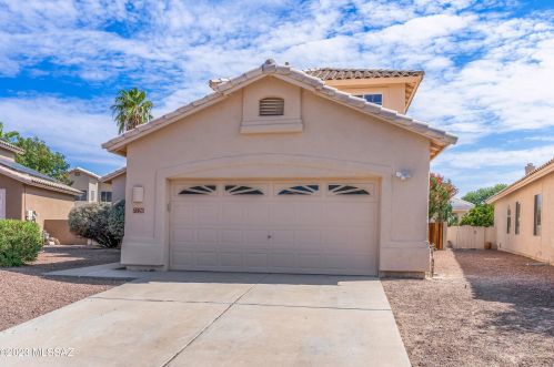 7226 Opossum Dr, Tucson, AZ 85743-8940