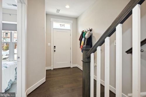717 Parkside Pl, Washington, DC 20019
