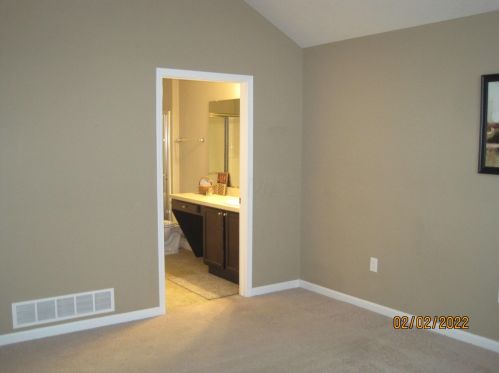 1306 Paddock Loop, Washington Ch, OH 43160