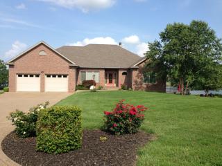 12814 Sunset Dr, Warrenton, IN 47639-8671