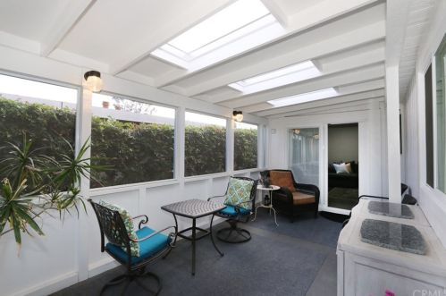 5200 Irvine Blvd, Irvine CA 92620-2013 exterior