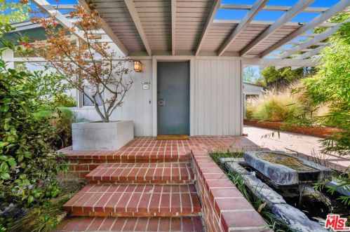 11688 Laurelwood Dr, North Hollywood, CA 91604-3820