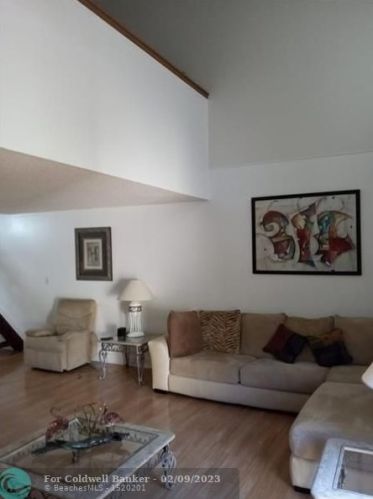 3001 Bent Pine Dr, Fort Pierce, FL 34951-2927