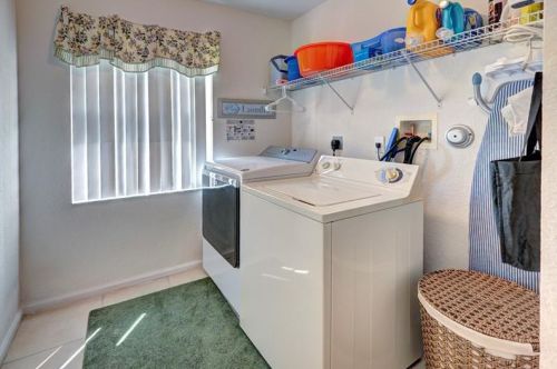 16101 27th St, Hollywood FL  33027-5200 exterior