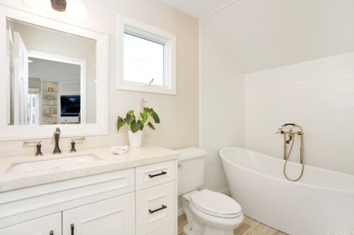 226 9 St, Huntington Beach CA 92648-4635 exterior