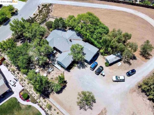 486 Quail Glen Dr, Oakley CA  94561-3942 exterior