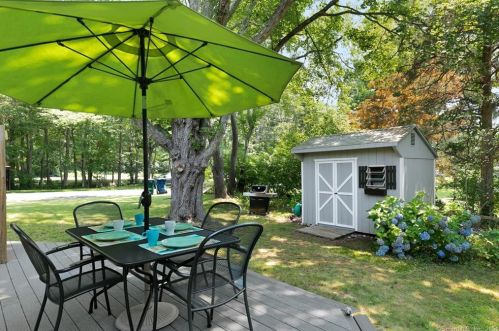 2 Noyes Rd, Lyme CT  06371-1636 exterior