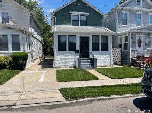 118-19 192nd St, Jamaica, NY 11412-1043