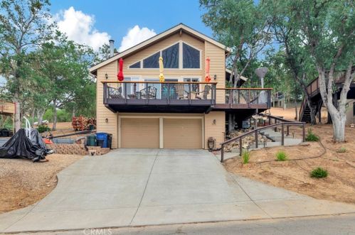 2656 Tree Trap Rd, Lake Nacimiento, CA 93426-9649