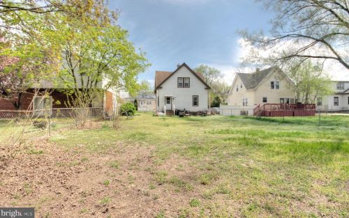 1702 Swedesboro Ave, West Deptford NJ  08066-1517 exterior