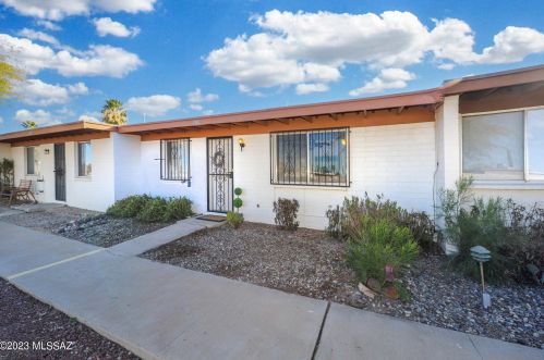 4040 Lazy Palm Dr, Tucson AZ 85730-3817 exterior