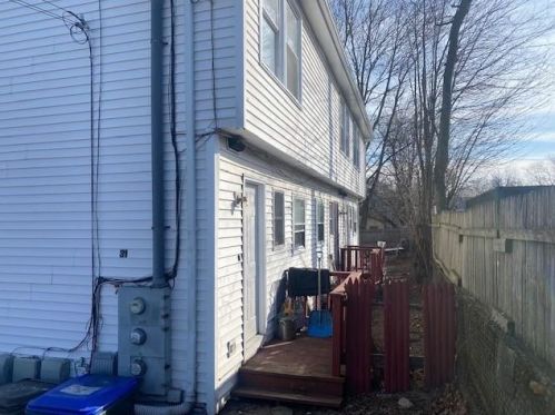 31 Clym St, Providence, RI 02908-2506