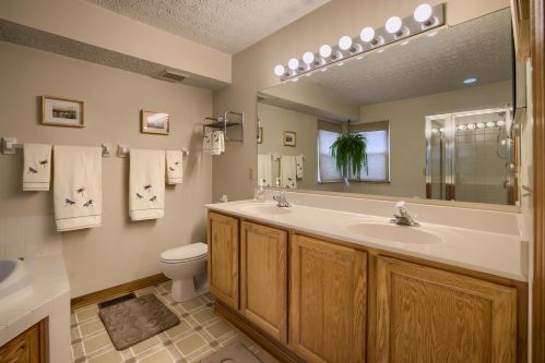 1390 Wild Horse Dr, Darbydale OH  43123-8540 exterior