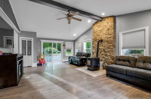 819 Ellington Rd, Wapping, CT 06074-3511