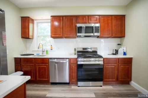 455 Washington Ave, Dumont NJ  07628-1227 exterior