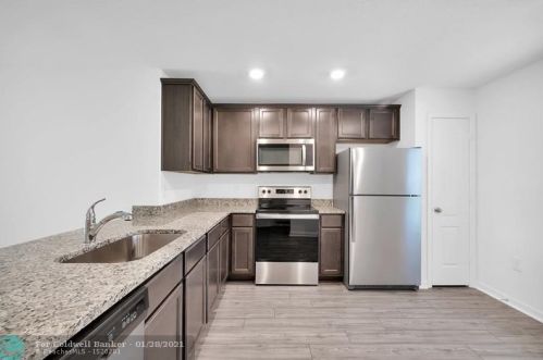 3634 Port St Lucie Blvd, Fort Pierce FL  34953-3609 exterior