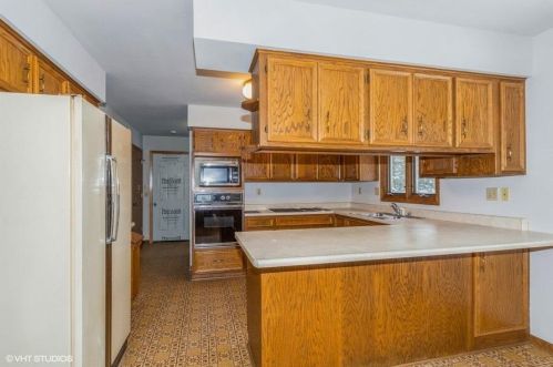 369 Victory St, Juneau, WI 53039-1136