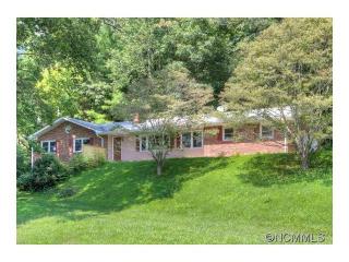 104 Twin Springs Rd, Hendersonville, NC 28792-9262