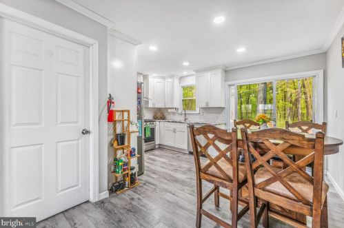 1900 Hedding Rd, Columbus NJ  08022-2067 exterior