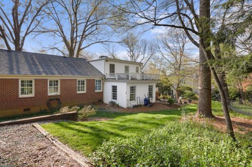 606 Elmwood Dr, Greensboro NC  27408-5005 exterior