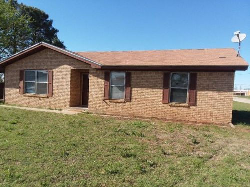 208 2nd St, Knox City, TX 79529-2065