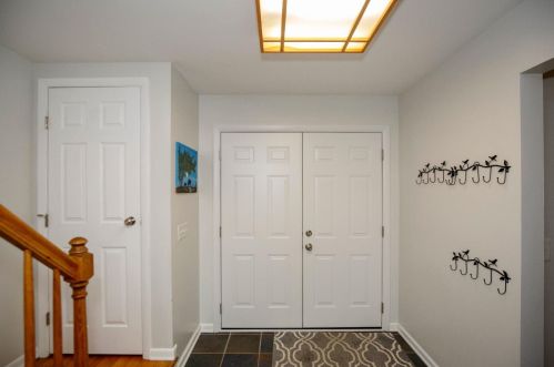 12200 Bath Ct, Cincinnati, OH 45241-1614
