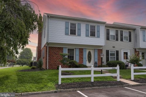 2000 Carlton Dr, Lebanon, PA 17042-5767