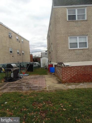 9459 Lansford St, Philadelphia, PA 19114-2625