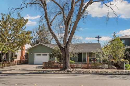 2447 Massachusetts Ave, Redwood City, CA 94061-3268