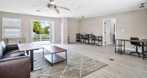 6260 Ocean Blvd, Boynton Beach FL  33435-5212 exterior