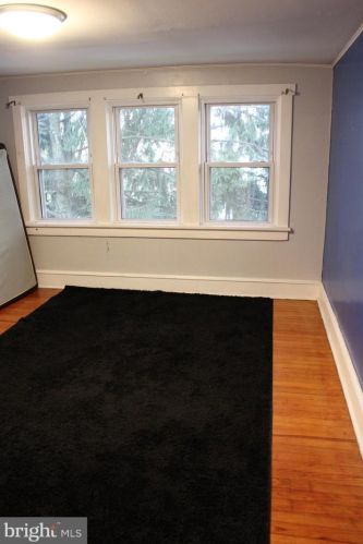 4603 Naamans Creek Rd, Boothwyn PA  19060-2214 exterior