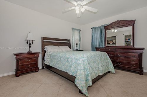 3220 37th St, Hollywood FL  33021-2636 exterior