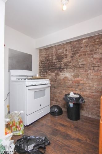 103 3rd Ave, Newark NJ  07104-2708 exterior