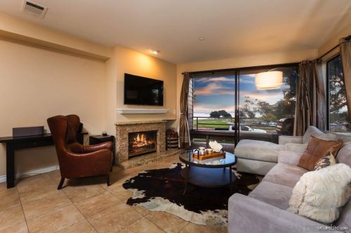 3802 Crown Pt Dr, San Diego CA 92109-6711 exterior