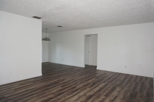 9212 40th Way, Pinellas Park, FL 33782-5619