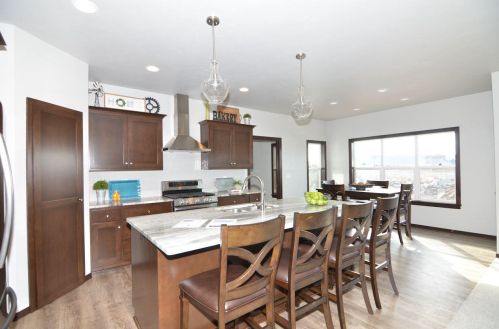 911 Barronwood Dr, Green Bay, WI 54311