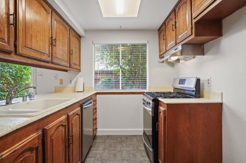 6423 Wexford Cir, Citrus Heights CA  95621-4923 exterior