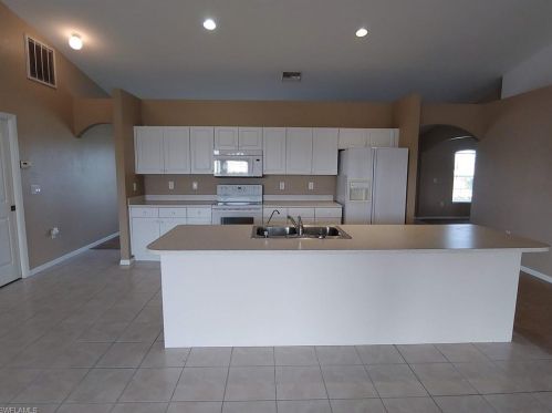 101 18 Ave, Cape Coral FL  33990-1840 exterior