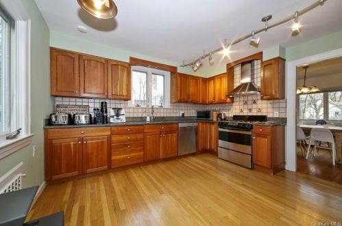 1187 Post Rd, Scarsdale NY  10583-2023 exterior