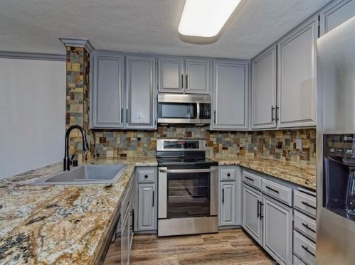5705 Friars Rd, San Diego, CA 92110-1818